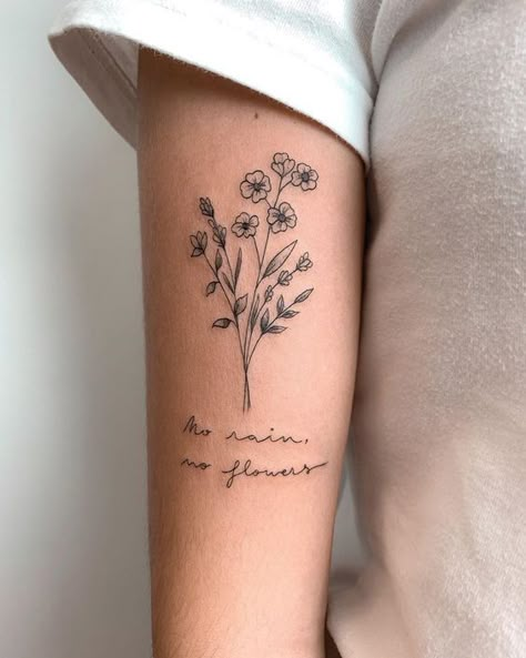 Unique Tattoo For Women, College Tattoos, Art Flash Tattoo, Above Elbow Tattoo, Rings Tattoo, Line Art Minimalist, Art Flash, Floral Tattoo Design, Stylist Tattoos