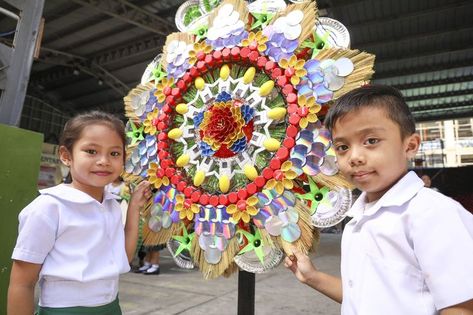 Recycled materials into christmas lanterns - school projects Lantern Recycled Materials, Parol Recycled Materials Unique, Parol Designs Recycled Unique, Recycled Christmas Lantern, Diy Christmas Parol Recycled, Christmas Parol Recycled Materials, Parol Making Recycled Materials, Recycled Parol Designs, Parol Filipino Recycled