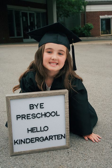 Graduation Picture Ideas Preschool, Graduation Picture Ideas Kindergarten, Preschool Class Picture Ideas, Preschool Class Photo Ideas, Last Day Of Kindergarten Picture Ideas, Pre K Graduation Gifts From Parents, Graduation Pictures Elementary School, Tk Graduation Party Ideas, 4k Graduation Ideas