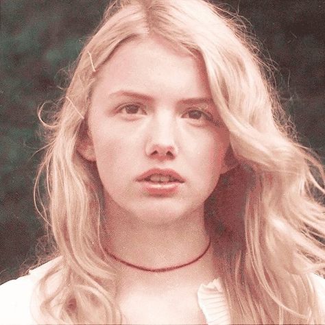 Cassie Ainsworth Aesthetic, Cassie Ainsworth, Cassie Skins, Hannah Murray, Pleasing People, Skin Aesthetics, Skins Uk, Spice Girls, Just Girly Things