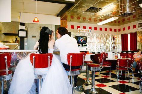 Retro Diner Decor, Diner Wedding, 50's Diner, Little White Chapel, Diner Decor, Vintage Photo Booths, Heartbreak Hotel, Vegas Elopement, Retro Diner