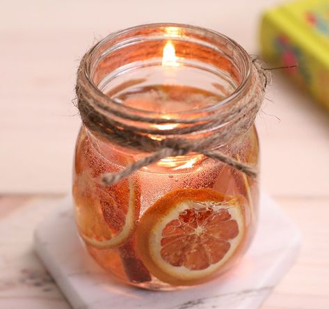 Usher in autumn with this dried citrus and cinnamon gel candle Candle Wax Crafts, Gel Candle Diy, Cool Candle, Cottagecore Crafts, Gel Wax Candles, Dried Citrus, Expensive Candles, Smelling Candles, Gel Candle