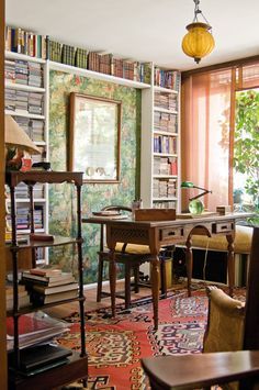 sweet little library- spare room ideas Bohemian Living Rooms, Cosy Home, Little Library, Home Libraries, Bohemian Living Room, Spare Room, Home Library, A Living Room, Inspiration Ideas