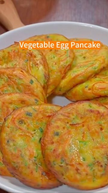 Egg Pancakes Recipe, Chinese Pancakes, Veggie Pancakes, Egg Pancakes, Pancakes Pancakes, Japanese Egg, Vegetable Pancakes, Healthy Healing, Chinese Egg