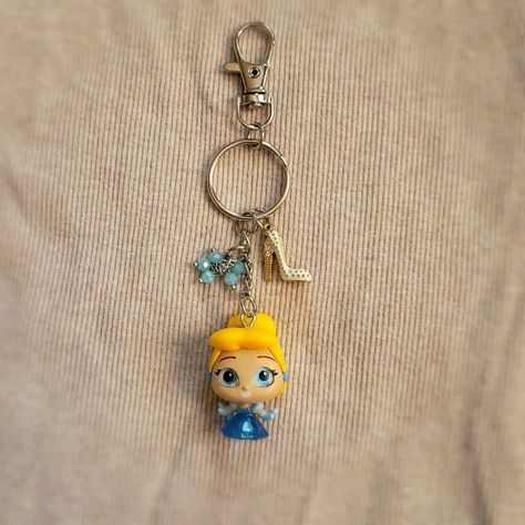 Disney Doorables Crafts, Disney Doorables Keychain Diy, Disney Doorables Keychain, Aladdin Keychain, Disney Plush Keychain, Disney Keychain, Cinderella Disney, Diy Keychain, Disneyland Paris