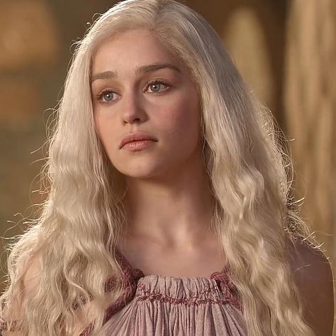 Daenerys Targaryen Wallpaper Engine Daenerys Targaryen Wallpaper, Emilie Clarke, Daenerys Targaryen Icons, The Mother Of Dragons, Game Of Throne Daenerys, Gra O Tron, Evolution Of Fashion, Rachel Bilson, Mother Of Dragons