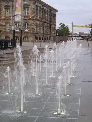 Custom House Square Play Park, Sculpture Fountain, Water Sculpture, City Decor, Gardens Ideas, Park Design, Fountain Design, Pool Fountain, Waterfall Fountain