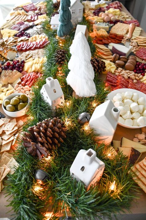 Holiday Graze Table, Christmas Harvest Table Food, Grazing Christmas Table, Xmas Grazing Table, Winter Charcuterie Table, Christmas Harvest Table, Christmas Catering Decor, Christmas Charcuterie Countertop, Winter Grazing Table Ideas