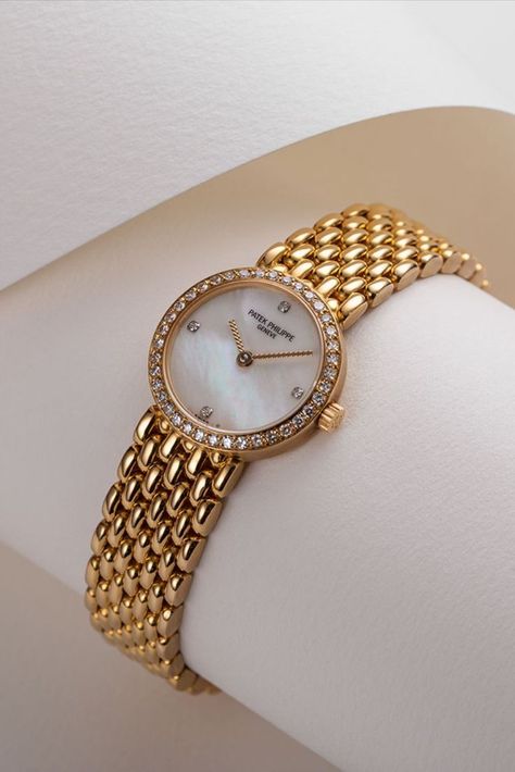 Patek Philippe Calatrava 4707/11 in gold watc Vintage Cartier Watch, Patek Watches, Jewelry Closet, Timepiece Design, Unique Watches, Patek Philippe Calatrava, Fancy Watches, Gold Watches, Vintage Watches Women