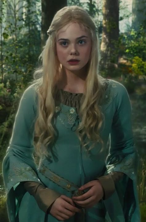 Dragon Vhagar, Elle Fanning Maleficent, Osiria Rose, Maleficent Aurora, Aurora Hair, Ellie Fanning, Maleficent Movie, Disney Live Action Movies, Sleeping Beauty Maleficent