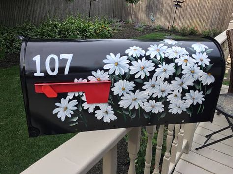 Decorated Mailboxes, Mailbox Art, Mailbox Designs, Painted Mailbox, Mailbox Garden, Black Mailbox, Mailbox Makeover, Mailbox Landscaping, Personalized Mailbox