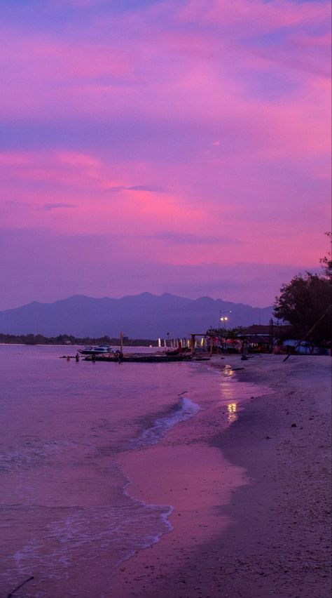 Gili Islands, Gili Trawangan, Nusa Penida, Gili Island, Sky Pictures, Pretty Landscapes, Sunset Wallpaper, Pretty Sky, Sunset Pictures