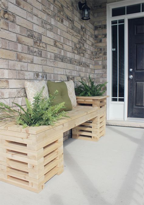 I'm preparing to redo our courtyard, so I have rounded up some modern courtyard inspiration that I can do myself and I'm sharing them so you can do them too Diy Wooden Planters, Cedar Bench, Garden Bench Diy, Modern Courtyard, Planter Bench, Diy Bench Outdoor, Wooden Planter Boxes, Pallet Planter, Wood Planter Box