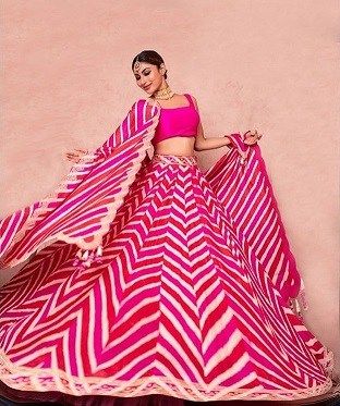 Mouni Roy | Leheriya Lehenga |Pink lehenga | Mheenid outfits | First Diwali after wedding | Karvachauth | Celebrity Fashion Diwali Fashion, Diwali Outfits, Party Wear Lehenga Choli, Mouni Roy, Party Wear Lehenga, Indian Bridal Outfits, Ethnic Outfits, Designer Lehenga Choli, Dress Indian Style