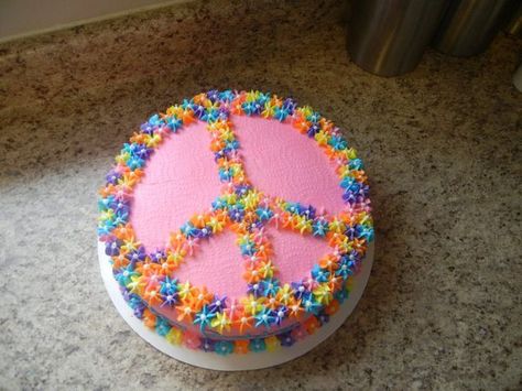 Peace flower cake Peace Birthday Cake, Peace Sign Birthday Cake, Peace Sign Cake, Peace Sign Cakes, Peace Cake, Hippie Cake, Images Of Peace, Tie Dye Birthday Party, Hippie Birthday Party