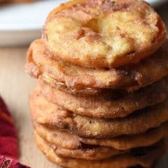 Apple Fritter Rings Good Things To Bake, Fried Apple Rings, Pineapple Fritters, Fried Apple, Mini Pecan Pies, Onion Ring, Apple Pie Bars, Apple Rings, Apple Fritter