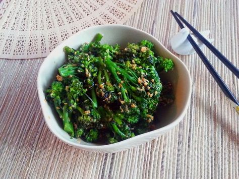 Broccoli With Sesame Sauce %u2013 Broccoli Goma-Ae Japanese Broccoli, Brocollini Recipes, Recipes Japanese, Recipe Broccoli, Box Lunches, Hawaiian Dishes, Sesame Sauce, Island Food, Japanese Cooking