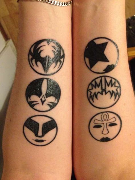 Kiss icons faces Rock Band Tattoos, Kiss Rock Band, Kiss Tattoo, Banda Kiss, Icon Tattoo, Kiss Tattoos, Army Tattoos, Kiss Face, Rock Tattoo