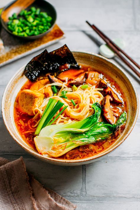 This 15-minute vegan ramen is comfort food at its best! A delicious and aromatic broth with tender mushrooms, juicy tofu, and green onions. Better than takeout! #vegan #ramen #plantbased #soups Soy Free Ramen, Low Calorie Vegetarian, Vegetarian Ramen Recipe, Vegan Ramen Recipes, Baked Tempeh, Vegetarian Ramen, Vegan Japanese, Gluten Free Spaghetti, Ramen Recipe