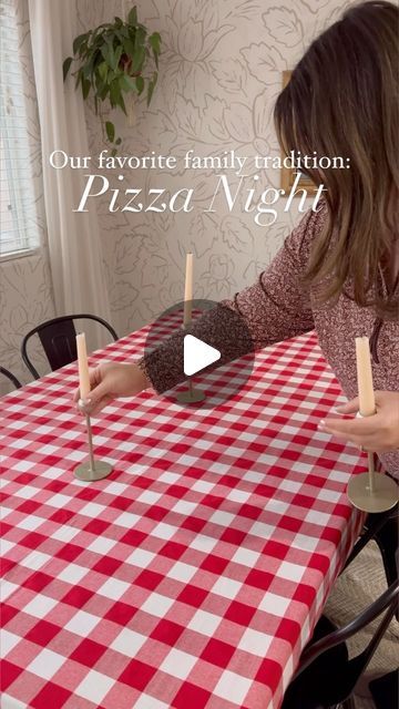 Pizza Night Ideas Parties, Pizza Party Decorations Ideas, Pizza Party Theme Ideas, Pizza Night Sides, Pizza Night Decor, Pizza Decoration Ideas, Pizza And Pjs Party, Pizza Video Ideas, Italian Pizza Party Decorations