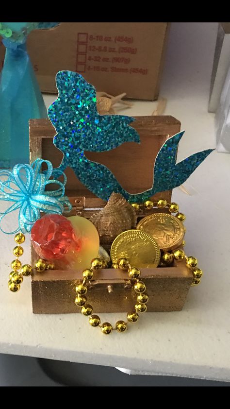 Mermaid Treasure Chest, Elsa Birthday Party, Ring Pops, Sea Party Ideas, Mermaid Birthday Party Decorations, Mermaid Theme Birthday Party, Ariel Birthday, Beach Birthday Party, Ocean Birthday