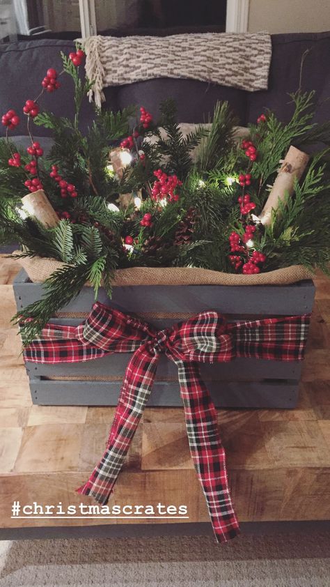 Wood Crates Christmas Decor, Wooden Crate Fireplace Decor, How To Decorate A Wooden Crate For Christmas, Wood Crate Ideas Christmas, How To Decorate A Crate, Christmas Porch Decor With Crates, Diy Christmas Crate Ideas, Basket Decor For Christmas, Christmas Crate Gift Ideas