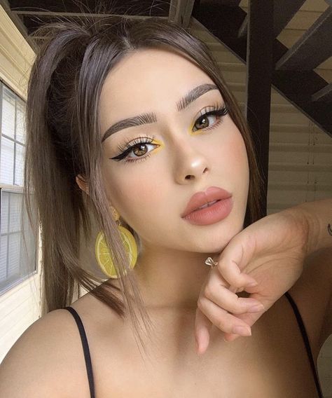 Winged Eyeliner Makeup, Yellow Makeup, Colourpop Eyeshadow, Make Up Videos, Colourpop Cosmetics, Makeup Blogger, No Eyeliner Makeup, Makeup Photography, Daily Makeup