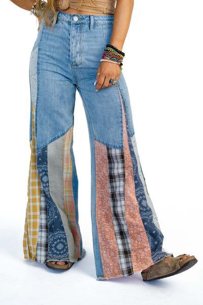 Magnolia patchwork jeans in a light-wash #Upcycling #Refashion_Jeans #Jeans_Refashion #Clothing_Upcycle Refashion Jeans, Beaded Denim, Patched Denim, Unique Pants, Mending Clothes, Clothing Upcycle, Upcycled Jeans, Blue Jeans Crafts, Jean Crafts