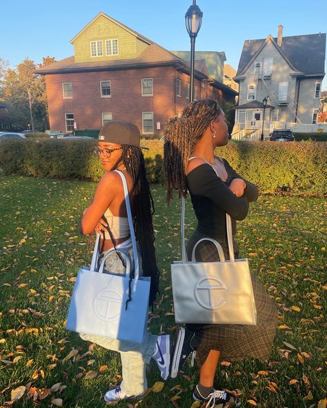 Telfar Bag, Telfar Bags, Telfar Bag Outfit, Hair Flip, Instagram Pose, Longchamp Le Pliage, Clutch Handbag, Cloth Bags, Handbags