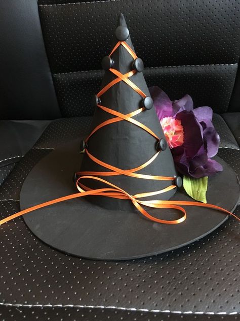 Club Halloween Party, Ancestor Worship, Shelf Light, Halloween Witch Decorations, Diy Wig, Dress Up Boxes, Witch Hats, Witches Hat, Halloween Porch