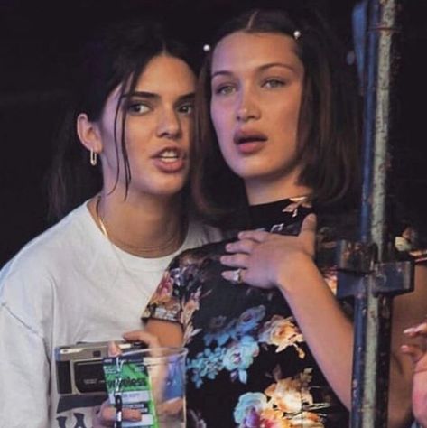 Bella And Kendall, Kendall And Bella, Stile Kendall Jenner, Kendall Jenner Icons, Kendall Bella, Trajes Kylie Jenner, Citation Rap, Me And My Best Friend, Hadid Sisters