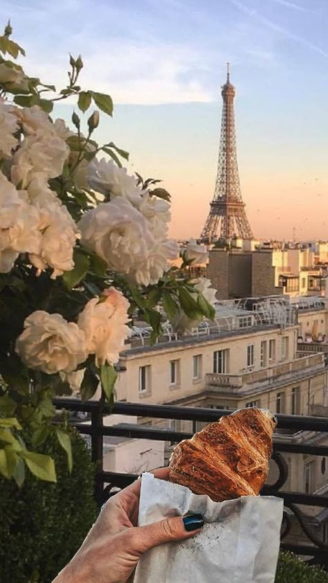 Paris Fashion Week Aesthetic, Week Aesthetic, Fashion Week Aesthetic, Cityscape Wallpaper, Aesthetic Wallpaper, Paris Fashion, Paris Fashion Week, Cityscape, Fashion Week