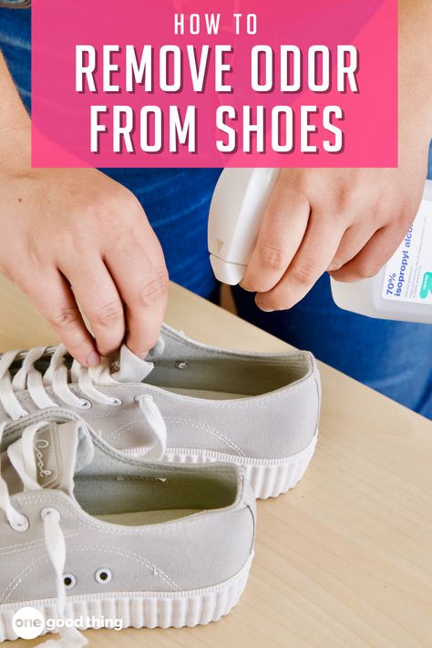 Don't just cover up the smell of stinky shoes—eliminate the odor at its source! Remove Odor From Shoes, Stinky Shoes Remedy, Stinky Feet Remedy, Odor Eliminator Diy, Smelly Sneakers, Shoe Odor Remover, Cleaning Sneakers, Stinky Shoes, Towels Smell