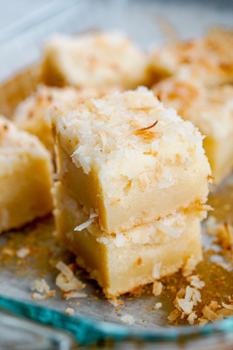 Classic Hawaiian Butter Mochi Recipe - Mochi Mommy Coconut Butter Mochi Hawaiian, Mochi Cake Hawaiian, Butter Mochi Hawaiian, Hawaiian Mochi, Hawaiian Butter Mochi, Butter Mochi Recipe, Mochi Muffins, Coconut Mochi, Momofuku Recipes