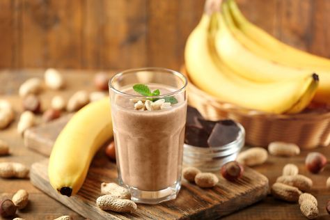 Peanut Butter Protein Shake, Chocolate Smoothie Recipes, Peach Smoothie, Banana Smoothie Recipe, Smoothies Recipes, Yogurt Smoothies, Breakfast Choices, Chocolate Smoothie, Peanut Butter Protein