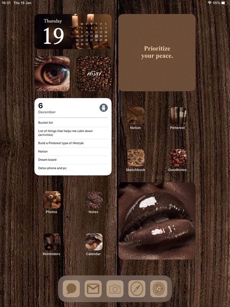 Brown Ipad Homescreen, Ipad Homescreen Ideas Brown, Ipad Aesthetic Homescreen, Aesthetic Homescreen Ideas, Aesthetic Ipad Setup, Brown Homescreen, Ipad Organization, Ipad Aesthetics, Ipad Homescreen