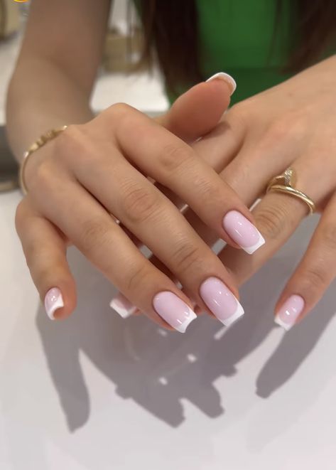 Light Pink Nails With White French Tip, Short Ballerina French Tip Nails, French Nails Biab, Light Pink Nails With French Tip, Pink Nail White French Tip, Pink And White French Tip Nails Short, French Tips Pink Base, French Manicure Rose, French Nails Pink Base