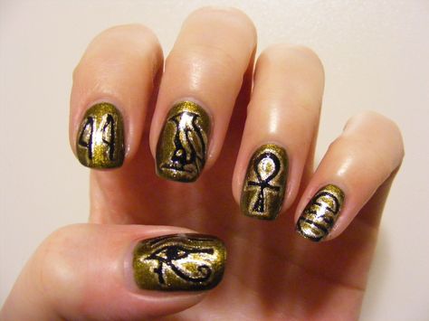 Egyptian nails. would be the coolest thing if i could manage these!!! Nerdy Nails, Egyptian Nails, Smart Decor Ideas, Nail Designs 2014, Egyptian Hieroglyph, Fingernail Designs, Best Nail Polish, Nail Styles, Gifts For Photographers