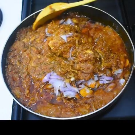 RareBitez’s Instagram post: “Garden egg sauce/stew 😋😋 simple recipe Follow 👉 rarebitez for more Nigerian/Africa dishes and kitchen hacks 🍽 😋 . . . . . . . . .…” Garden Egg Sauce, Garden Egg Stew, Egg Stew, Nigerian Food Recipes, Eggplant Stew, Egg Sauce, Ghanaian Food, Nigerian Food, African Food