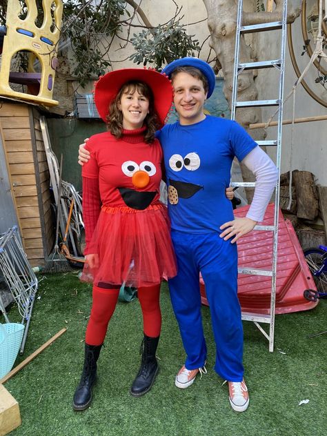 Elmo Costume Womens, Elmo Costume Diy, Cookie Monster Costume Diy, Elmo And Cookie Monster Costumes, Diy Cookie Monster Costume, Sesame Street Costume, Monster Costume Diy, Cookie Monster Halloween Costume, Sesame Street Halloween Costumes