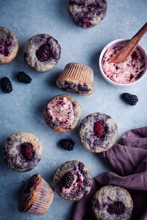 Vegan Blackberry Muffins, Muffin Monday, Blackberry Muffins, Peach Cobbler Muffins, Blackberry Muffin, Nature Cake, Healthy Cupcakes, Muffins Vegan, Blackberry Recipes