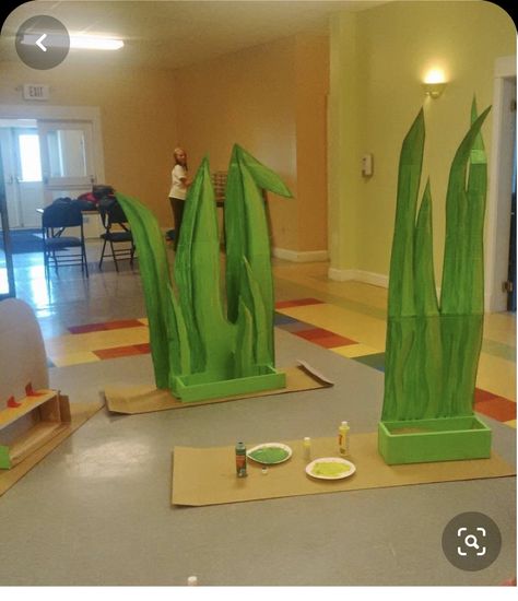 Grass Props Diy, Lion King Decor, Destination Imagination, Lion King Musical, Lion King Jr, Jungle Decorations, Trunk Or Treat, Safari Theme, Mermaid Birthday Party