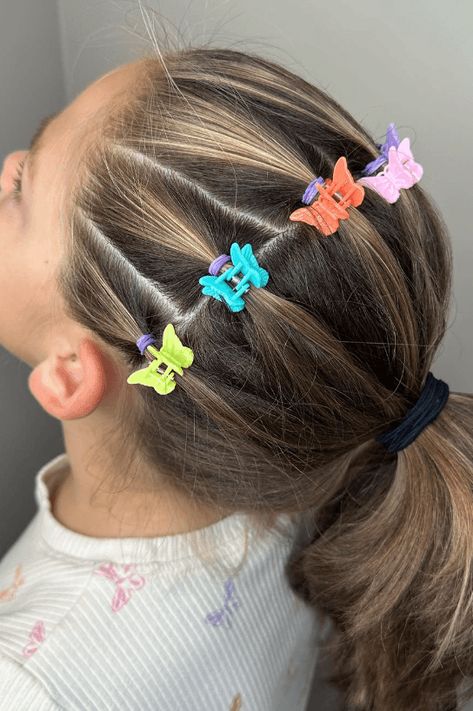 school hairstyles, stylish hairstyles, easy hairstyles Butterfly Clips Hairstyles Kids, Cute School Hairstyles, Ruby Hair, Parted Hair, Clips Hairstyles, Hair Clips Hairstyles, Two Dutch Braids, Easy Toddler Hairstyles, Side French Braids