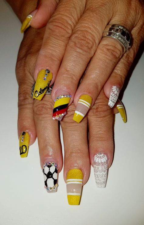 Colombia soccer nails Soccer Nails, Colombia Soccer, Colombian Culture, Soccer, Nails, Beauty, Quick Saves, Football