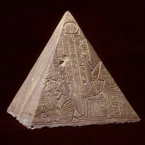 Ancient Egyptian Artifacts, Egyptian Mummies, Great Pyramid Of Giza, Egyptian Artifacts, Ancient Egypt Art, Luxor Egypt, Prehistoric Art, Egyptian Hieroglyphics, Egypt History