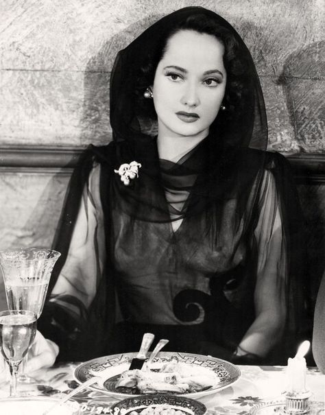 Merle Oberon - Attack By Night (1943) Julie Adams, Golden Hollywood, Merle Oberon, Vintage Actresses, Loretta Young, Dark Secrets, Myrna Loy, Cecil Beaton, Jean Harlow