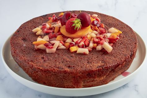 Summery Sangria Cake: all the fruity flavor of the Spanish cocktail in a dessert Sangria Cake, Spanish Cocktail, Spanish Cocktails, Strawberry Wine, Cake Tasting, First Bite, Cake Tins, Round Cakes, Vanilla Ice Cream