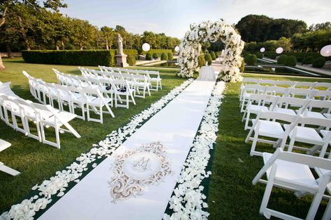 Your whimsical stroll down the aisle might be the pinnacle of your wedding – in some cases, you’re seeing your partner for the first time… Personalized Aisle Runner, Oheka Castle, Aisle Runner Wedding, Wedding Ceremony Ideas, Beautiful Outdoor Wedding, Garden Weddings Ceremony, Boda Mexicana, Garden Wedding Decorations, Weddings By Color