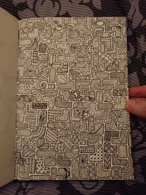 Zangtale Art, Full Paper Doodles, Random Patterns Drawing, Arte Grunge, Pen Art Drawings, Zen Doodle Art, Art Journal Therapy, Easy Doodle Art, Sketchbook Art Journal