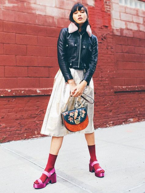 weekend outfit ideas: biker jacket + skirt + socks + platform shoes Spring Weekend Outfit, Weekend Outfit Ideas, Colorful Tights, Fall Dressing, Bold Socks, Natalie Off Duty, Tights Socks, Orange Skirt, Dress Up Outfits